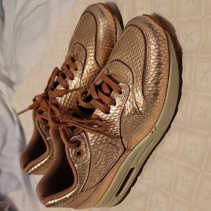 Nike Air Max Snakeskin Rose Gold 😍